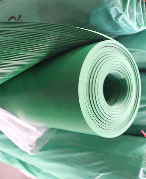 氟橡膠板是屬于實(shí)木的嗎